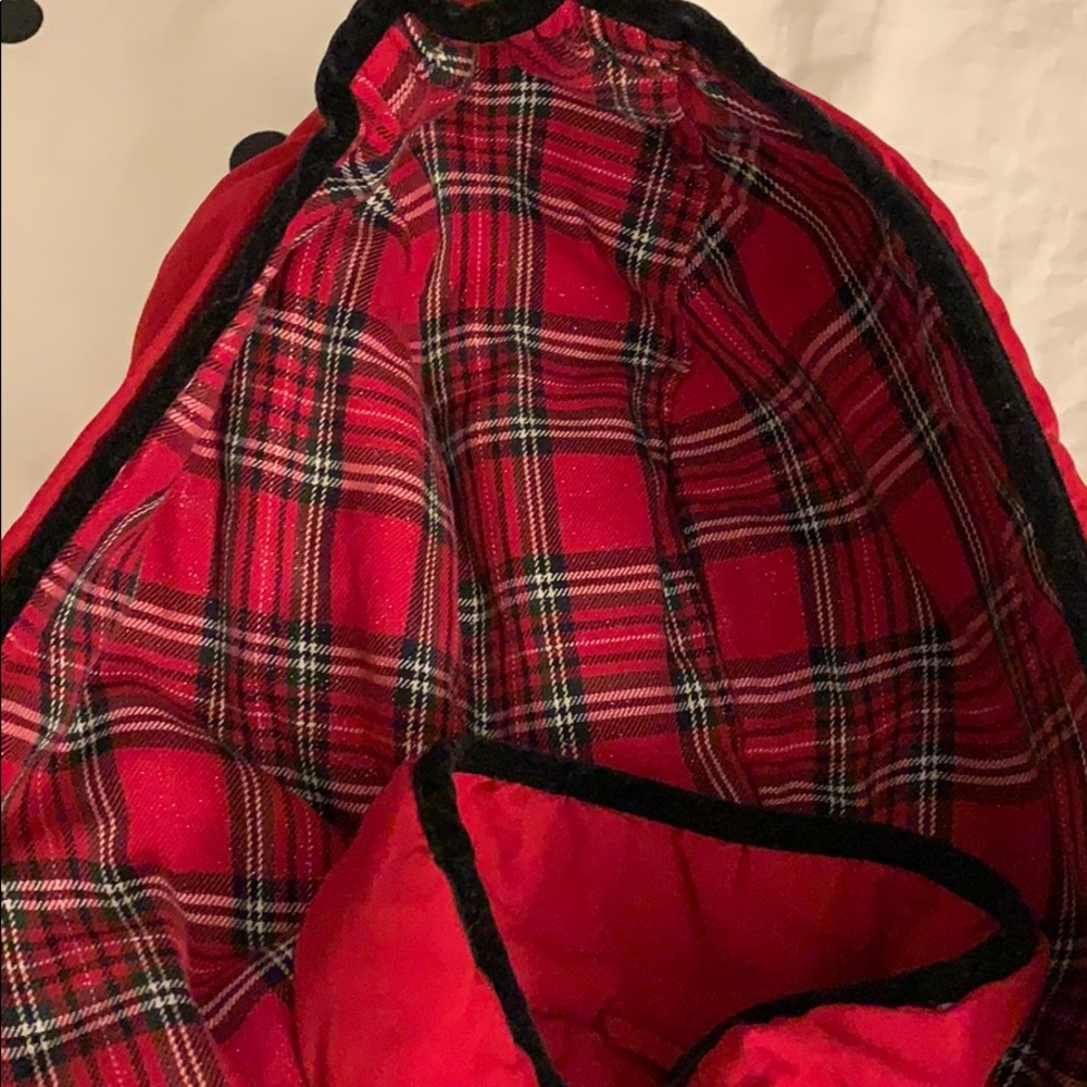 Red Coat 🧥 - Picture 5 of 5